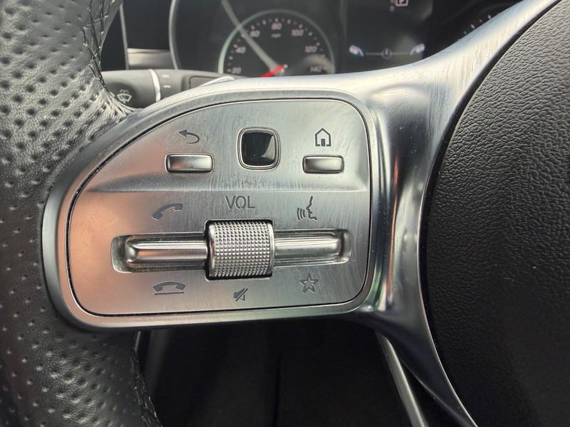 Used Mercedes-Benz C Class YE19UMZ 25