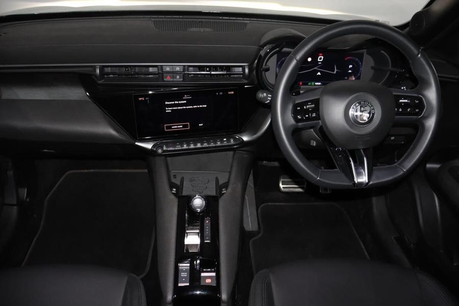 Alfa Romeo Junior Photo autoweb-7e0d1fb3c200f50f58478a599caa0d76338e97fb.jpg
