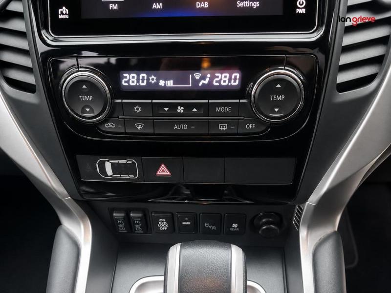 Mitsubishi Shogun Sport Photo autoweb-7ed73169fd1506dc18ba392e2601d535bbc3ab85.jpg