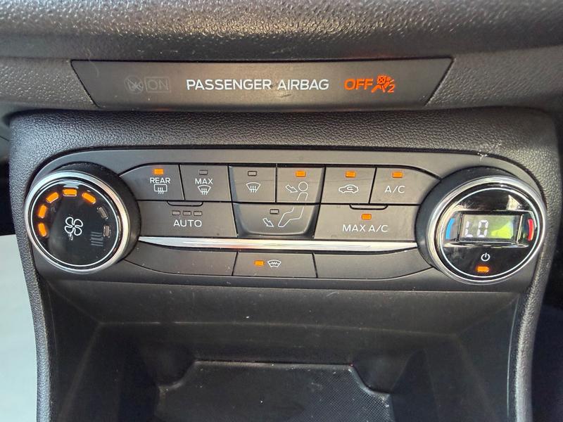 Used Ford Fiesta NL18GRZ 31