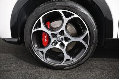 Alfa Romeo Tonale Photo 8