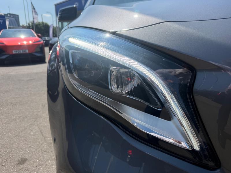 Used Mercedes-Benz GLA YS68XDB 11