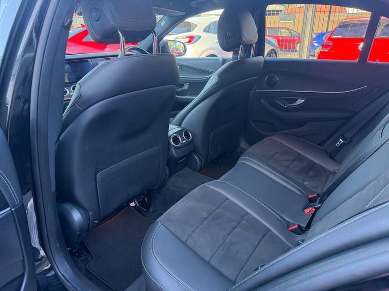 Used Mercedes-Benz E Class YM19OYK 24