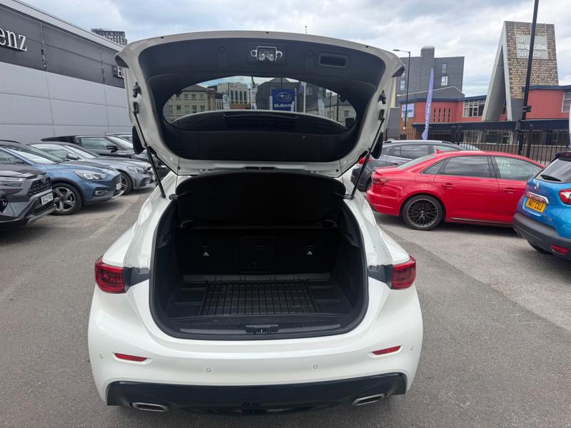 Used Infiniti Q30 YK19YGN 11
