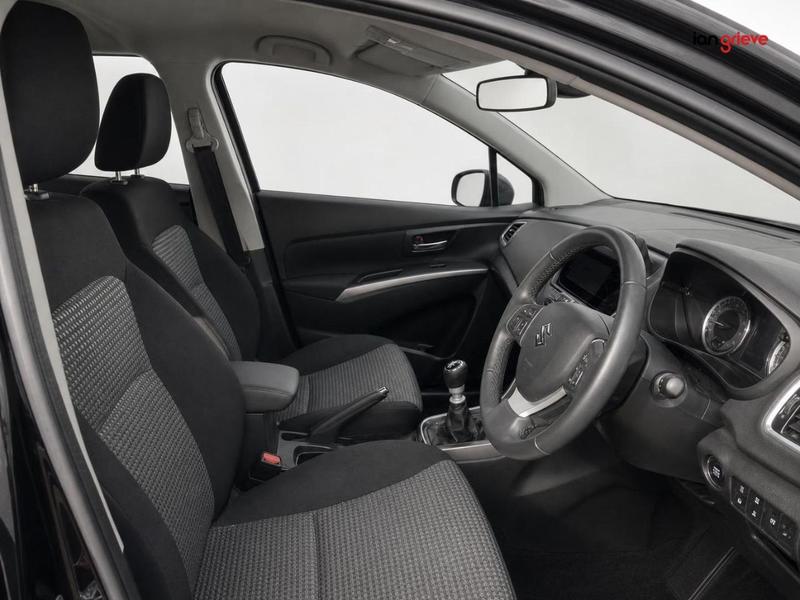 Suzuki S-Cross Photo autoweb-8af0cfe5b7a95451caa30532c49a62906ace82e0.jpg