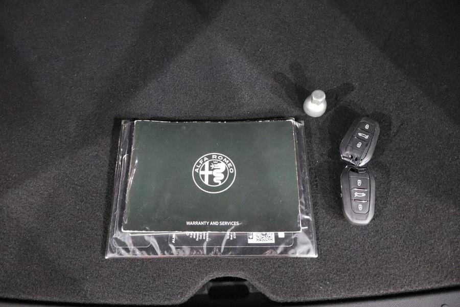 Alfa Romeo Junior Photo autoweb-8b32cf9941f189b8049287033b861ce2cd5d862e.jpg