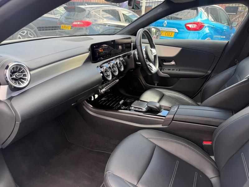 Used Mercedes-Benz CLA OV72BAO 28