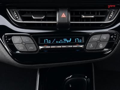 Toyota C-HR Photo 23