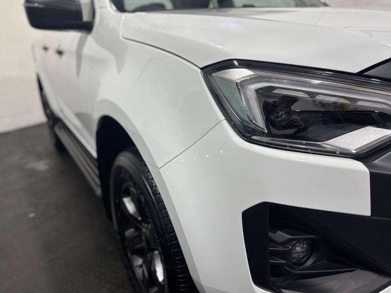 Isuzu D-max Photo autoweb-926538c166b74a7b454de4a5e2076567f159b17f.jpg