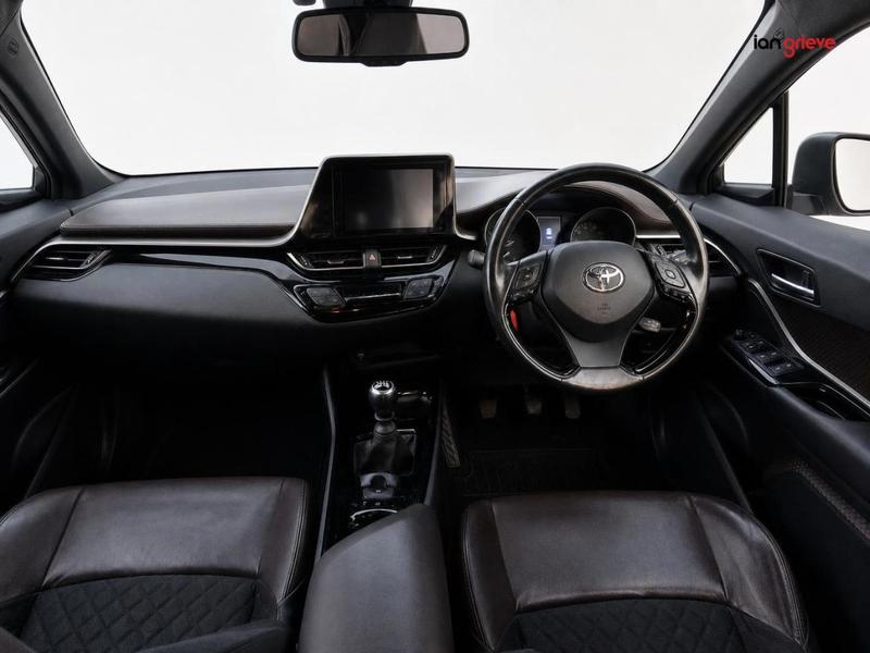 Toyota C-HR Photo autoweb-94b04ad92fd89c81394f31d188ffba7cbb3d30ba.jpg
