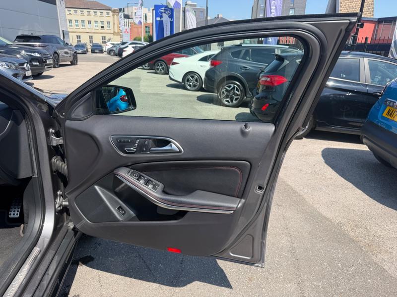 Used Mercedes-Benz GLA YS68XDB 16