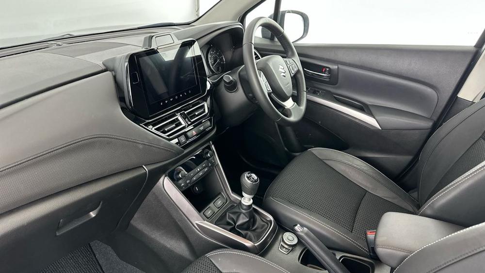 Suzuki S-Cross Photo autoweb-97475b0cceeff2022641db550b40ba81975a09e2.jpg