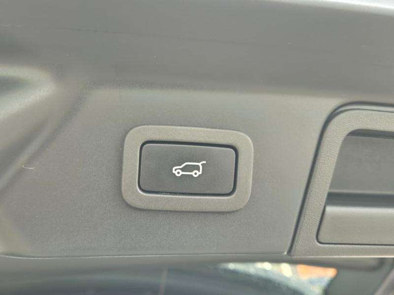 Used Land Rover Range Rover Velar FX21VGV 26