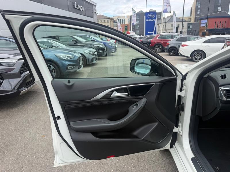 Used Infiniti Q30 YK19YGN 21