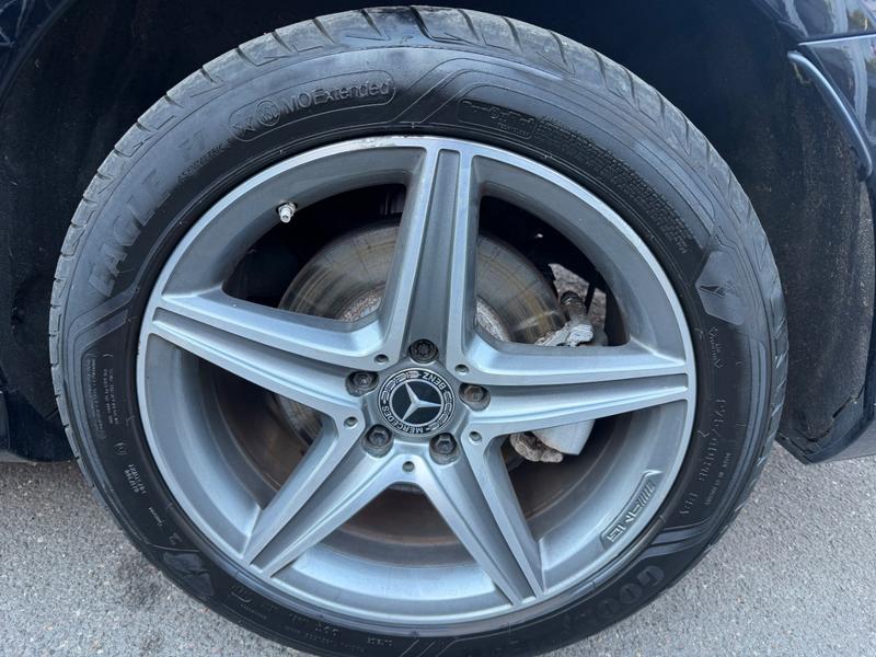Used Mercedes-Benz E Class YM19OYK 13