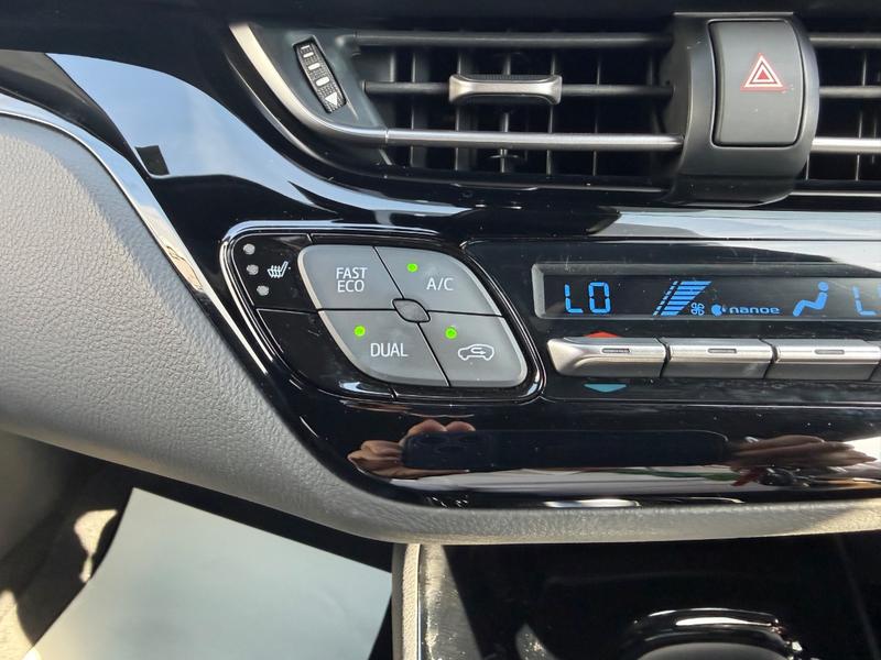 Used Toyota C-HR YY72DRX 37