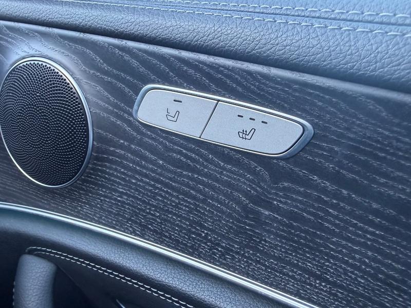 Used Mercedes-Benz E Class YM19OYK 44