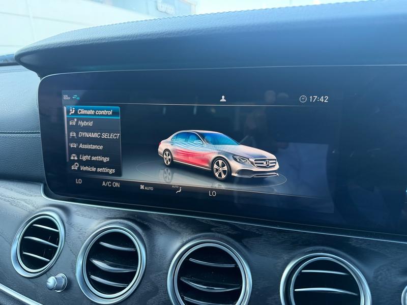 Used Mercedes-Benz E Class YM19OYK 32