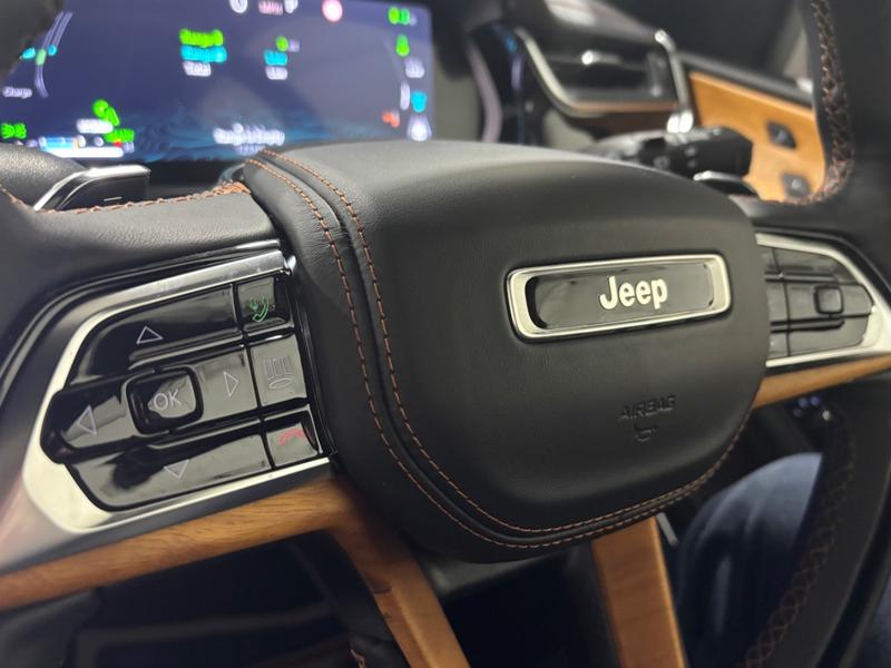 Jeep Grand Cherokee Photo autoweb-aeebf718eea5a43ccd208045a7658035a99a9fa8.jpg