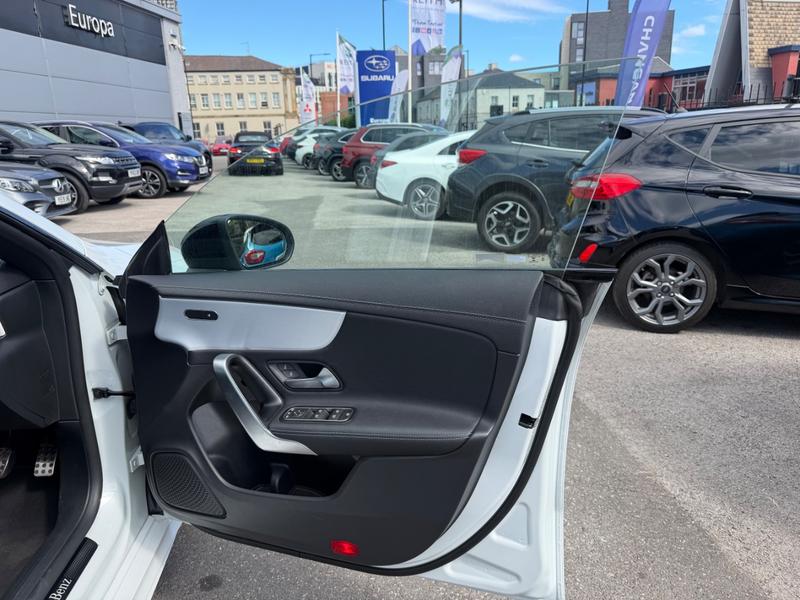 Used Mercedes-Benz CLA OV72BAO 14