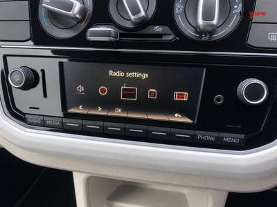 Volkswagen Up Photo 18