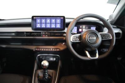 Jeep Avenger Photo 13