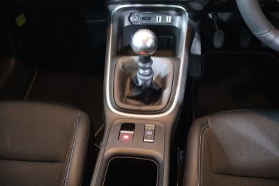 Jeep Avenger Photo 16