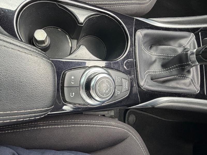 Used Infiniti Q30 YK19YGN 39