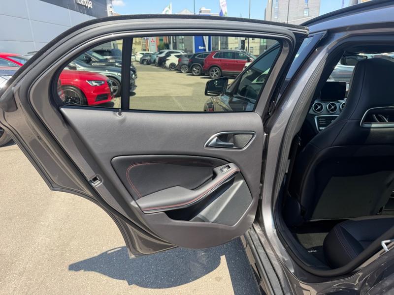 Used Mercedes-Benz GLA YS68XDB 27