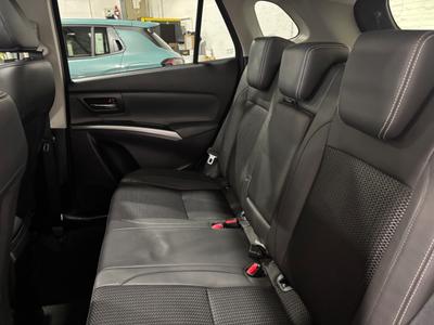 Suzuki S-Cross Photo 9