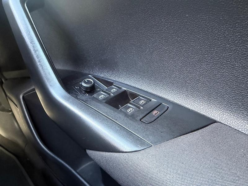 Used Volkswagen Polo MT69KKR 36