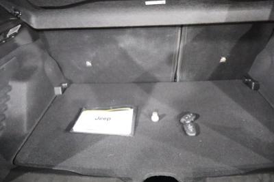 Jeep Avenger Photo 12