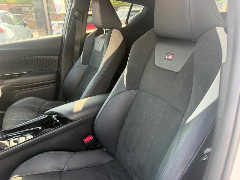 Used Toyota C-HR YY72DRX 30
