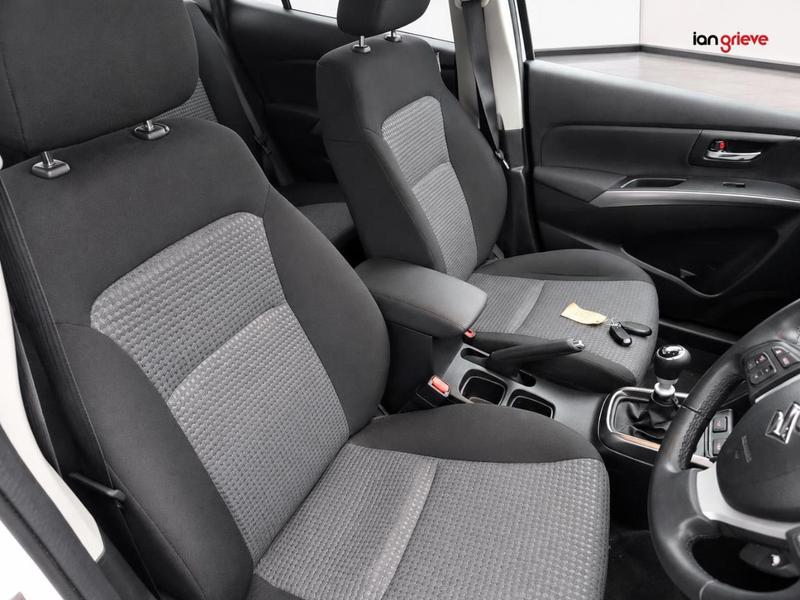 Suzuki S-Cross Photo autoweb-c16758cf77c781026baeb8ec2e7a9139d5e5f0ae.jpg