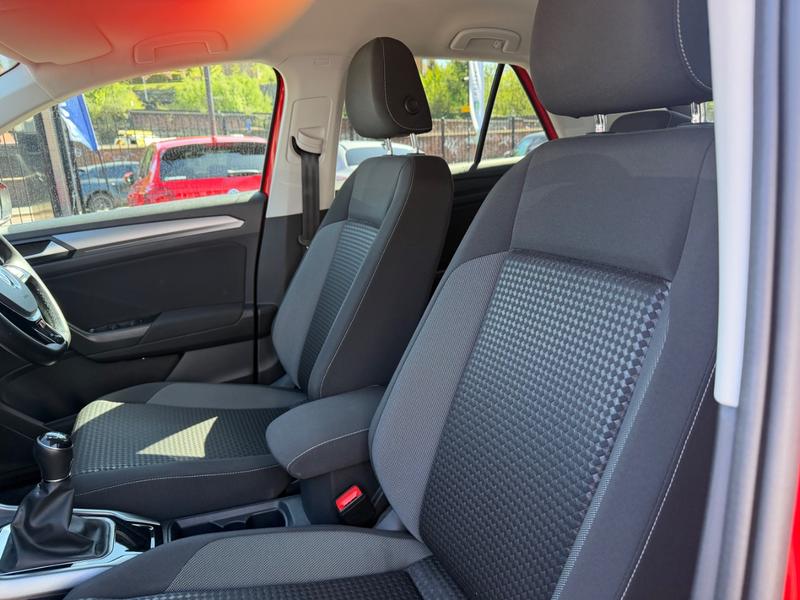 Used Volkswagen T-Roc YC71RRV 24