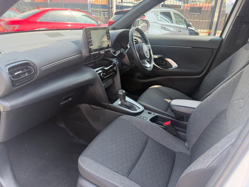 Used Toyota Yaris Cross YR23FXB 28