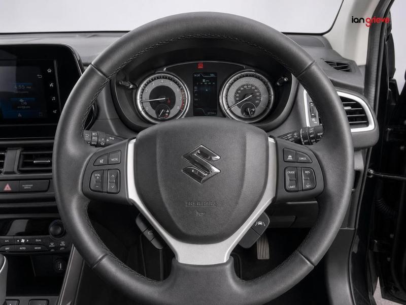 Suzuki S-Cross Photo autoweb-cc0a1d5e4267e3b2a94a3996450002d6afc49335.jpg