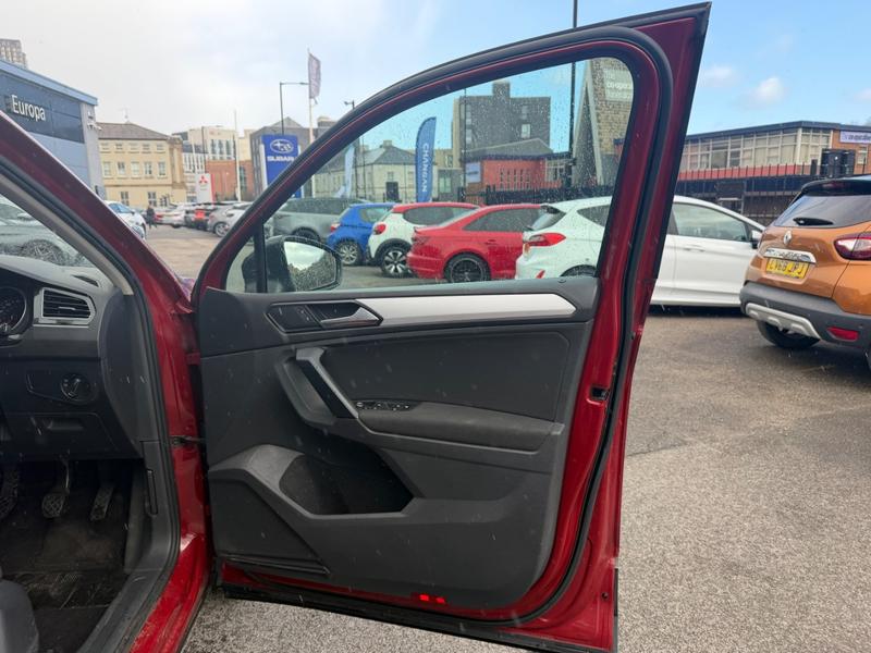 Used Volkswagen Tiguan YR18ZDJ 14