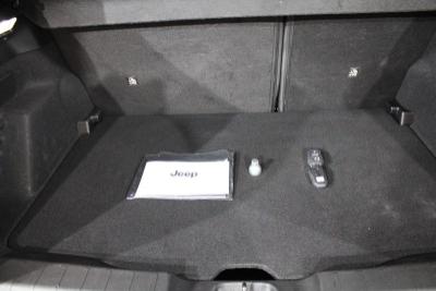 Jeep Avenger Photo 12