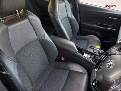 Toyota C-HR Photo 24