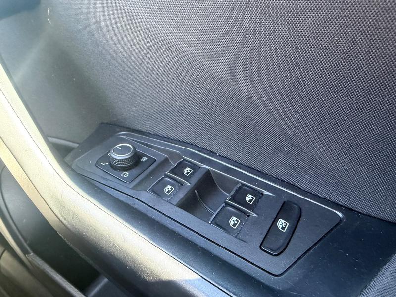 Used Volkswagen T-Roc YC71RRV 31