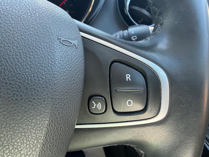 Used Renault Captur NA17CUJ 32
