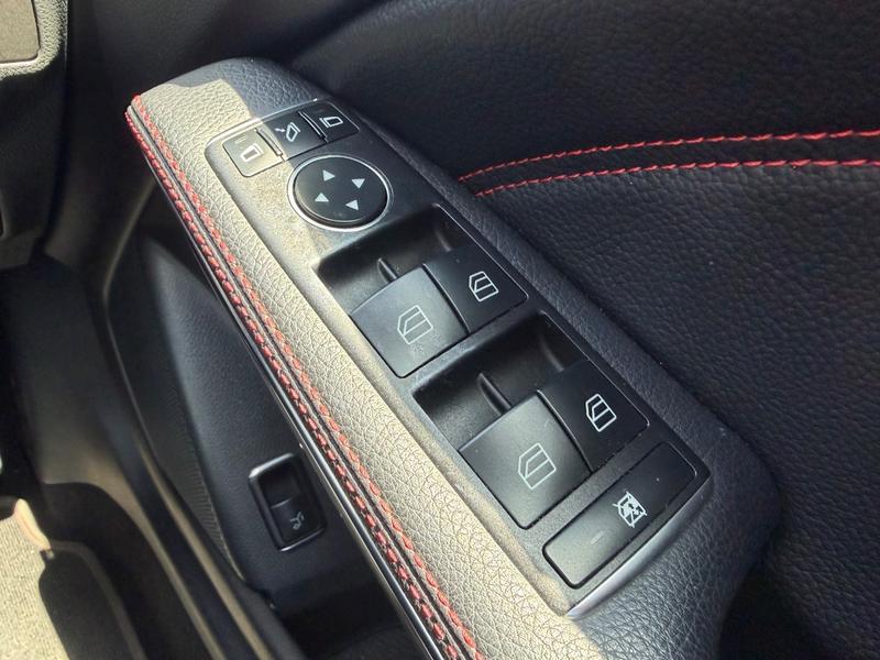 Used Mercedes-Benz GLA YS68XDB 38
