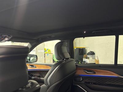 Jeep Grand Cherokee Photo 11