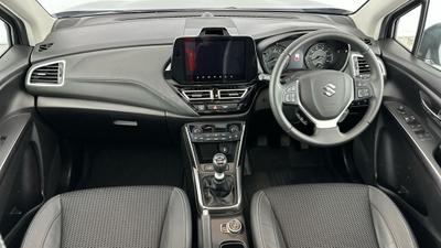 Suzuki S-Cross Photo 8
