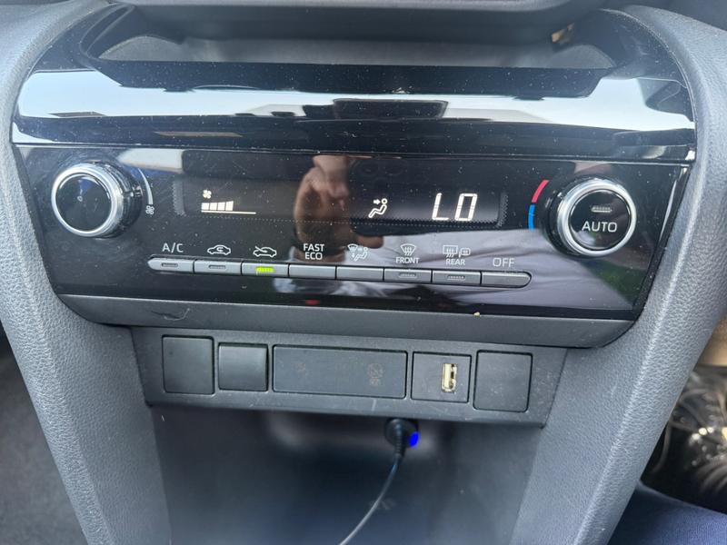 Used Toyota Yaris Cross YR23FXB 40