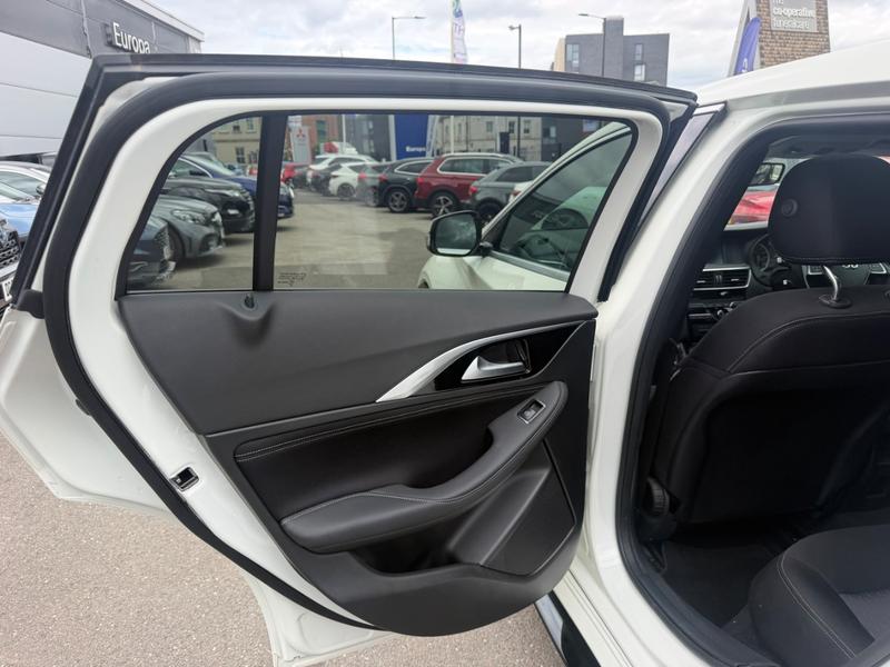 Used Infiniti Q30 YK19YGN 18
