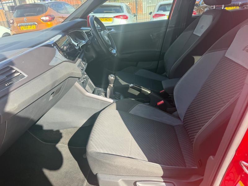 Used Volkswagen Polo MT69KKR 29