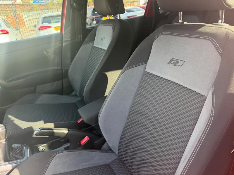 Used Volkswagen Polo MT69KKR 28
