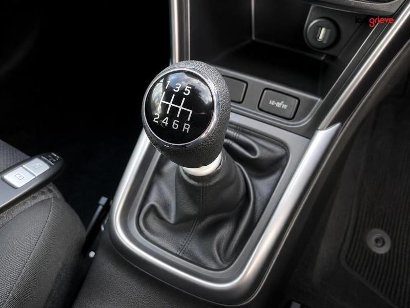 Suzuki S-Cross Photo autoweb-efa69ee9ba02a59792e0db3ccaa503f964af2e7c.jpg